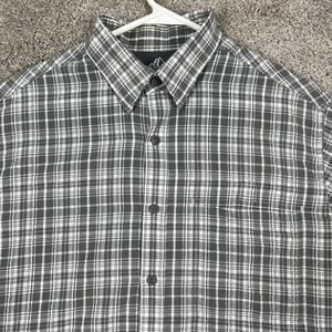 Croft & Barrow Shirt Mens Medium Plaid Quick Dry Seersucker Hiking Vented Pocket